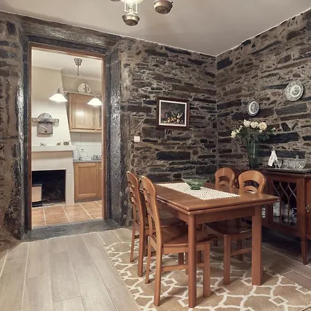 Casa Do Largo Da Igreja *