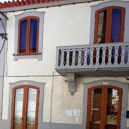 Casa Do Largo Da Igreja *